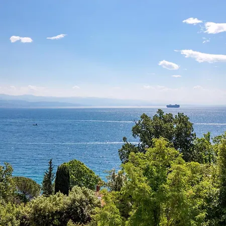 Apartment Divine Opatija-50m To The Sea